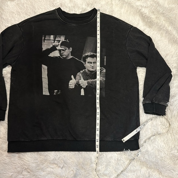 Chandler Bing long sleeve T-Shirt, Chandler Friends Chandler Bing Friends - Picture 3 of 6